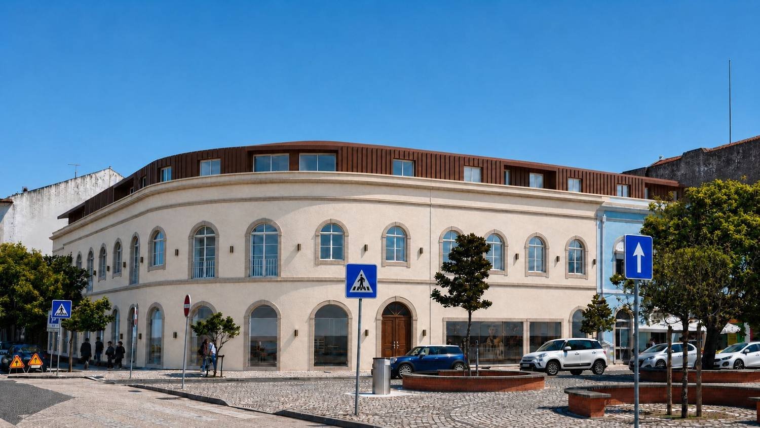 Façade by day, on the marina square